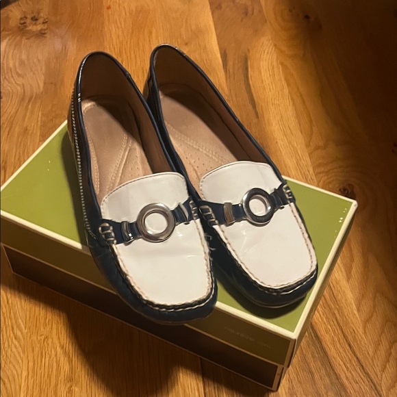 Comfortable Naturalizer White and Blue Patent Women's Loafers - Picture 1 of 5